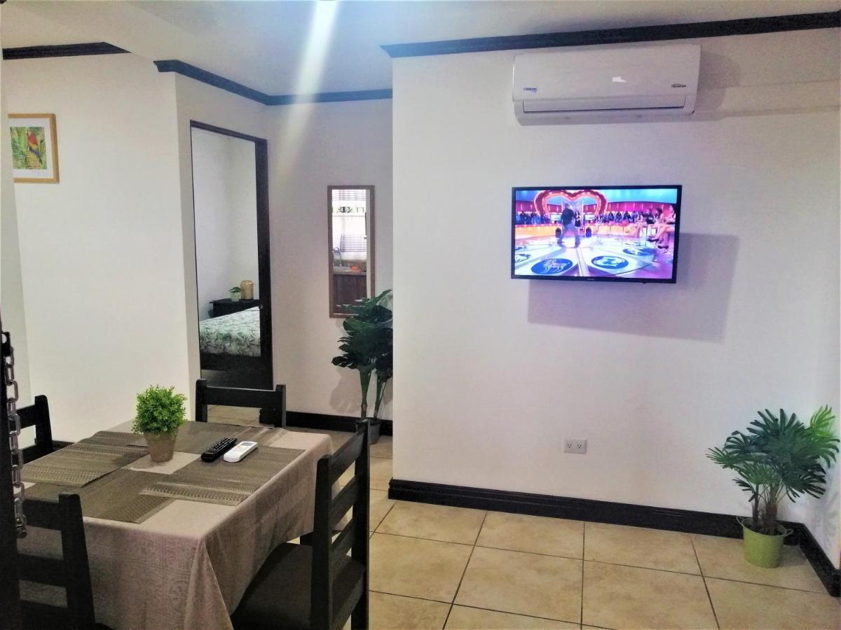 Kubo Private 2 Bedrooms 5 Mins Sjo Airport With Ac * Alajuela