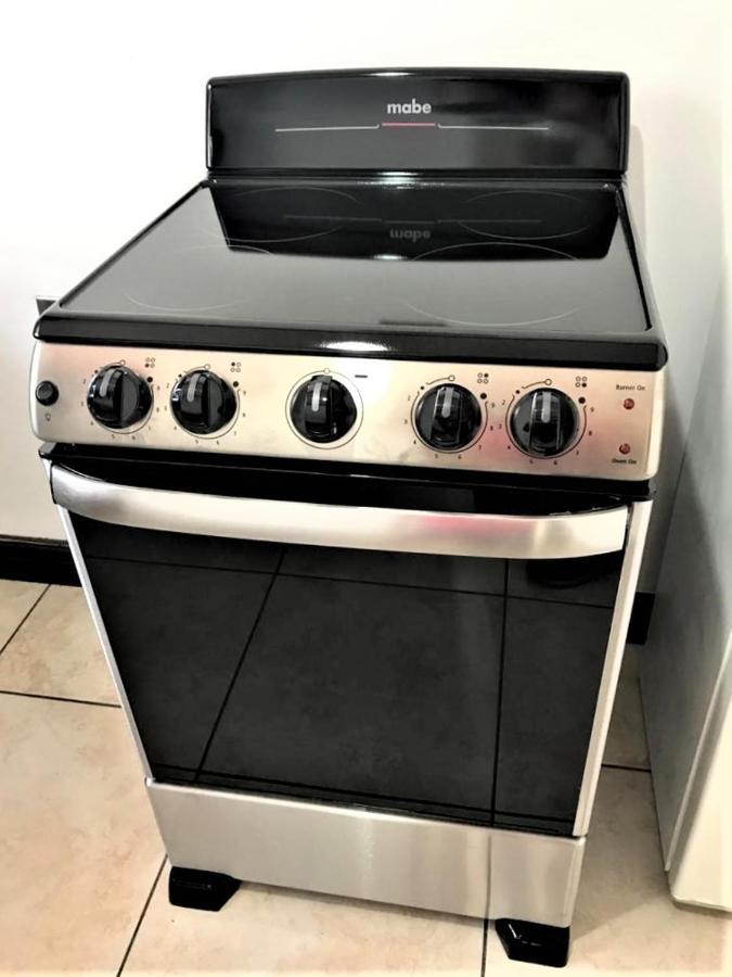 Kubo Private 2 Bedrooms 5 Mins Sjo Airport With Ac Apartment
